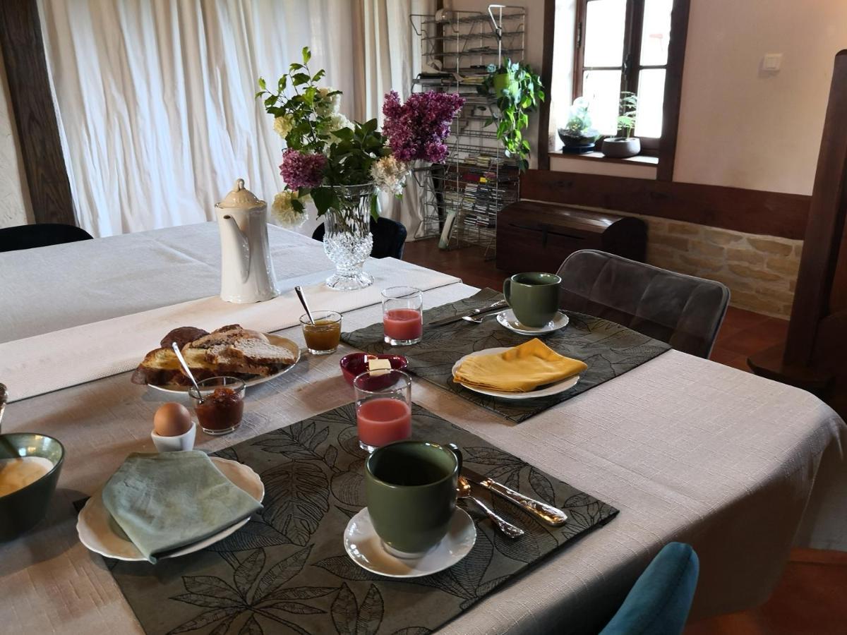 La Ferme De La Terve Bed and Breakfast Bruailles Eksteriør billede